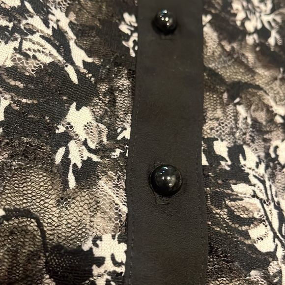 VINTAGE DANESI SHEER SLEEVELESS FLORAL BUTTON DOWN TOP BLACK WHITE SIZE SMALL - Picture 7 of 13